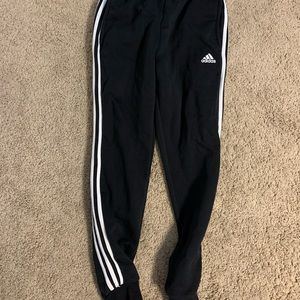 Asia’s side stripe joggers fleece